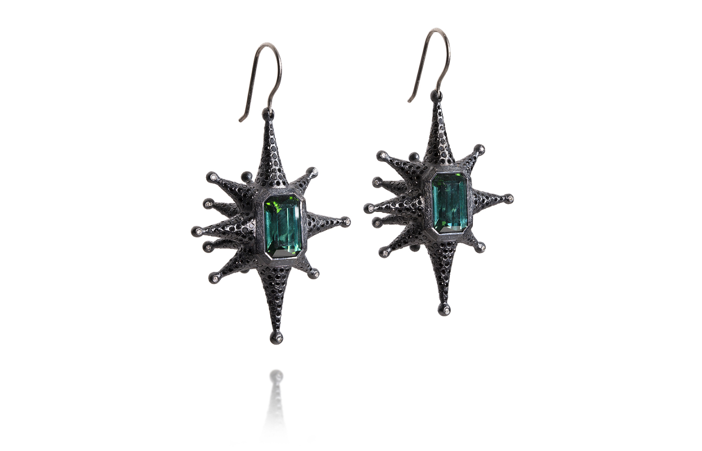  Todd Reed earrings in patinated sterling silver and palladium with 7.76 carats of tourmalines, white brilliant-cut diamonds and 6.93-carats of black brilliant-cut diamonds 