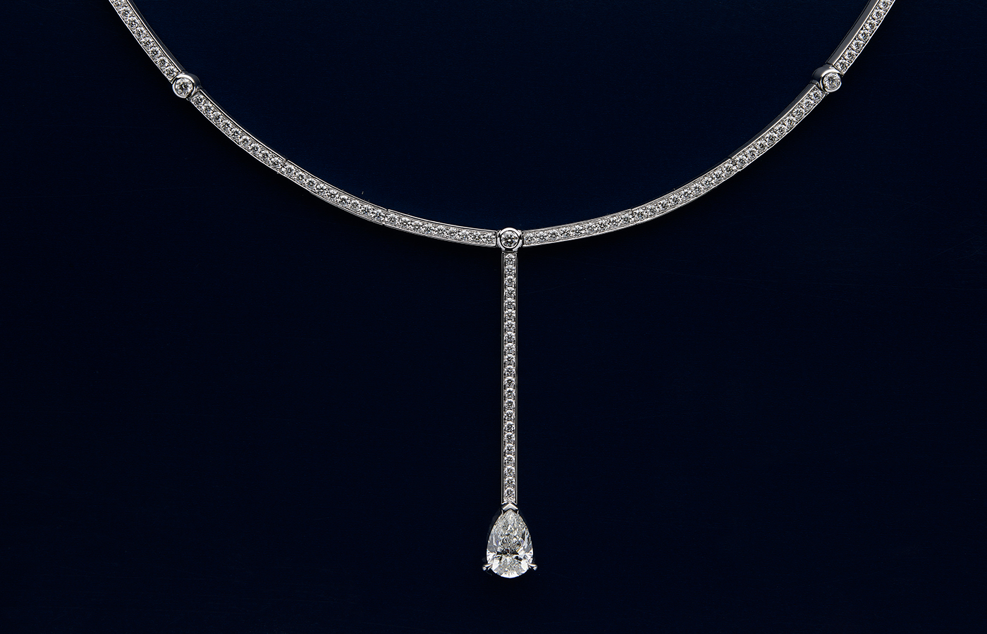 <p>Repossi Serti Sur Vide tie necklace from the 10 Year Anniversary collection</p>

