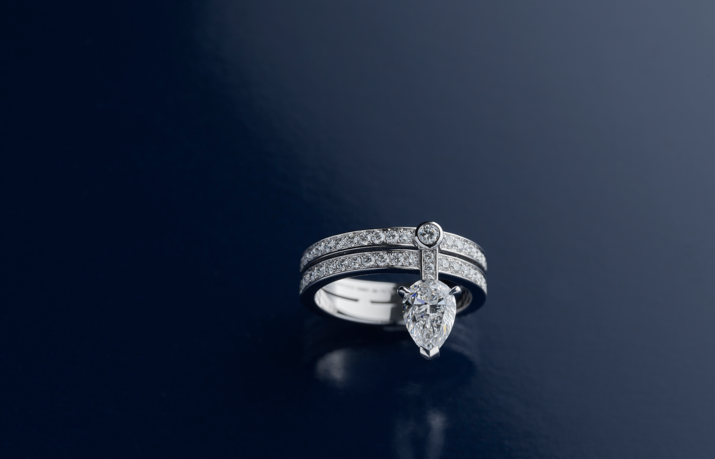 Repossi Serti Sur Vide ring in white gold and diamond from the 10 Year Anniversary collection
