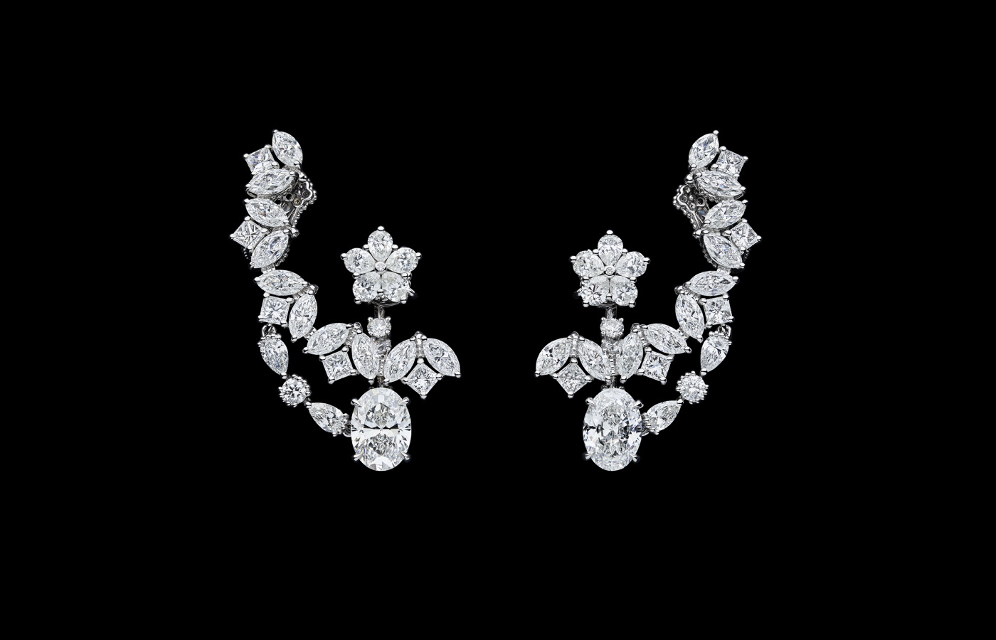  Dior Delicat high jewellery earrings white gold and diamond by Dior Joaillerie  