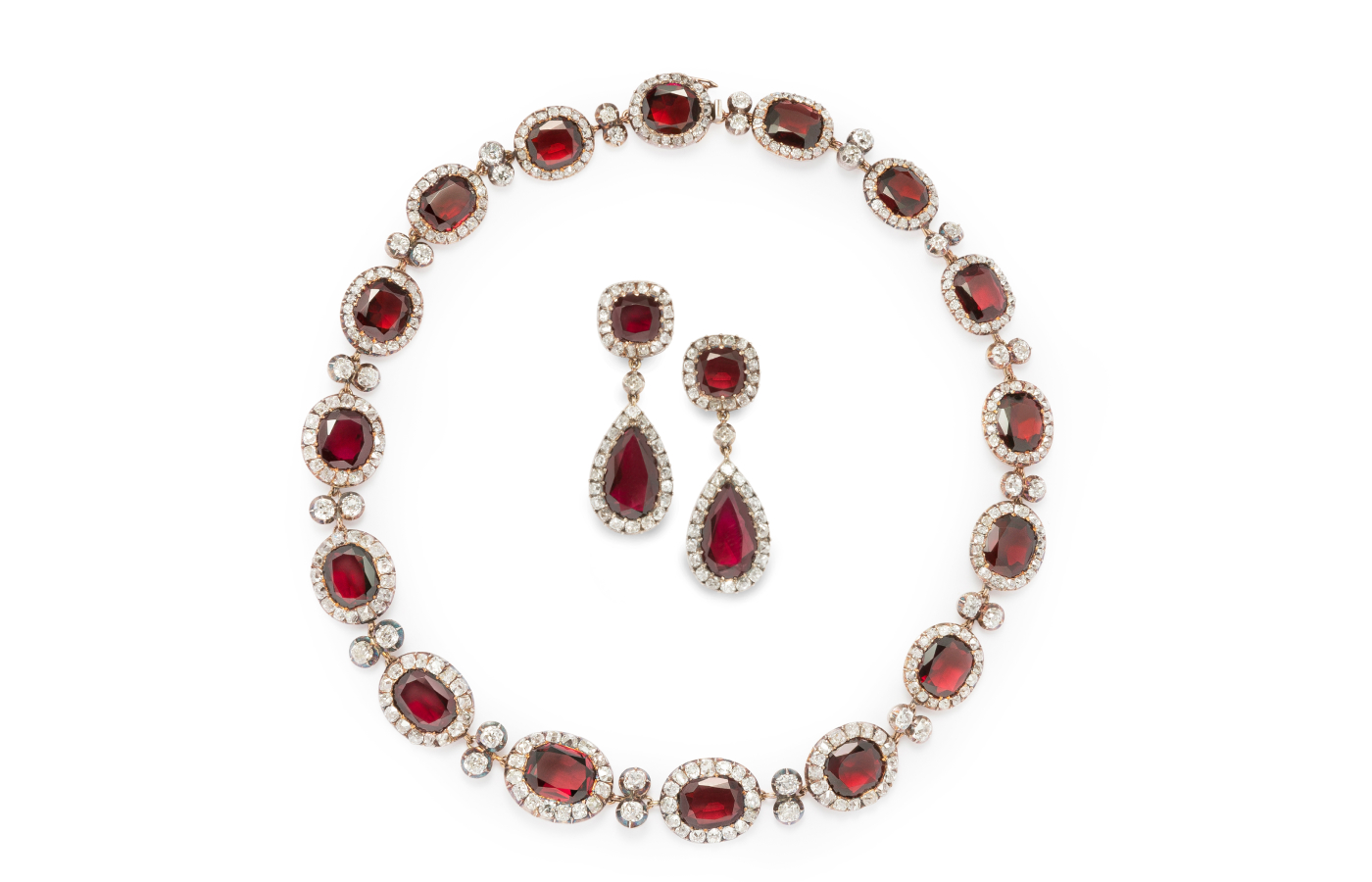 An earring and necklace set (circa 1860) with diamonds and garnets in silver and yellow gold to be showcased at TEFAF Maastricht by Véronique Bamps