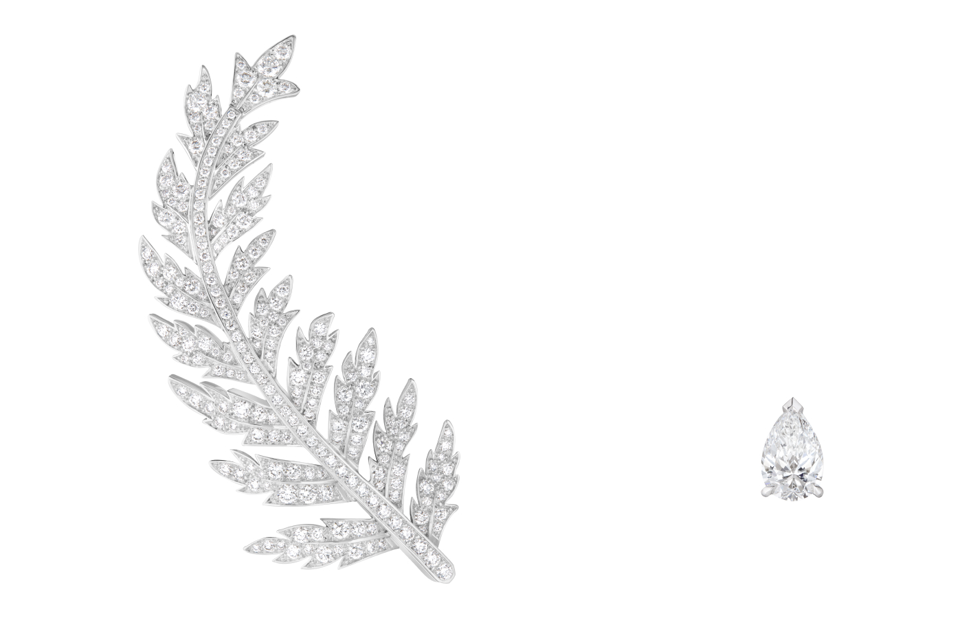  Boucheron Broderies asymmetrical earrings paved with diamonds in 18k white gold from the Histoire de Style The Power of Couture High Jewellery Collection