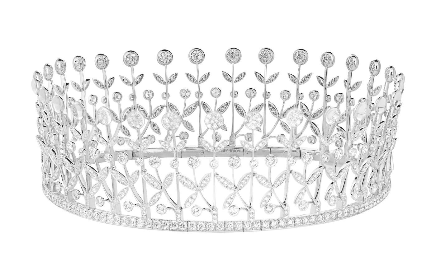  Boucheron Col upper necklace paved with diamonds and rock crystal in 18k white gold, from the Histoire de Style The Power of Couture High Jewellery Collection