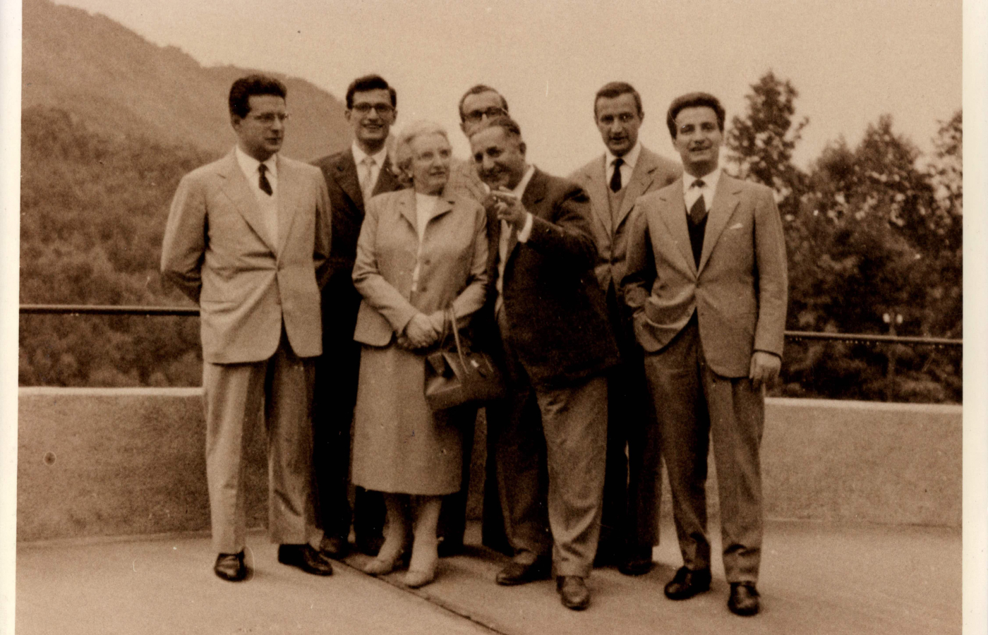  From left to right: Federico, Giorgio, Maria, Luca, Mario, Lorenzo and Gianmaria Buccellati at the Jondini country house near Vercelli in 1961