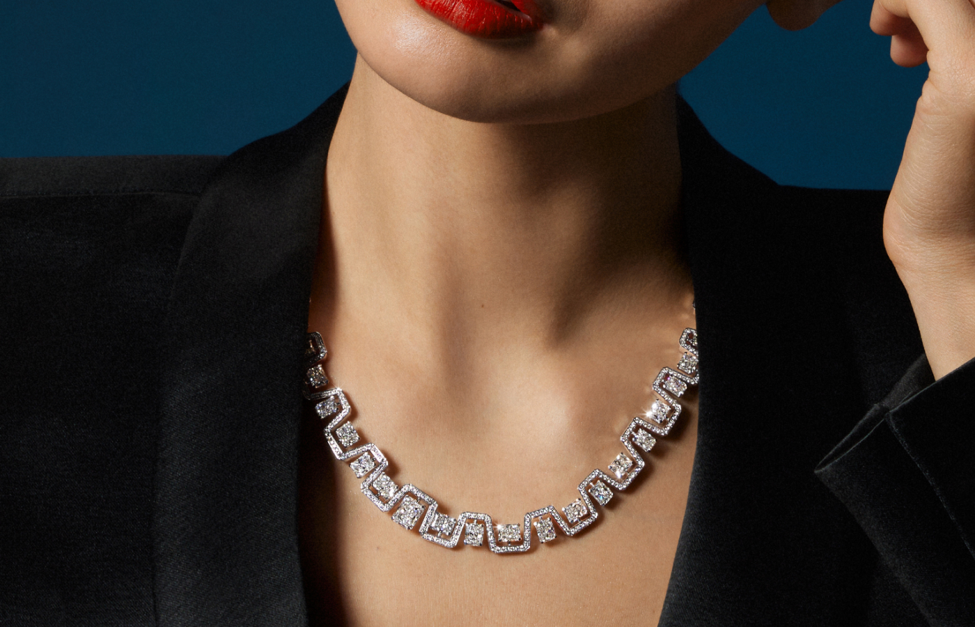 Bucherer Fine Jewellery necklace from the Manhattan High Jewellery collection with 49 radiant-cut diamonds and 602 brilliant-cut diamonds in 18k white gold 
