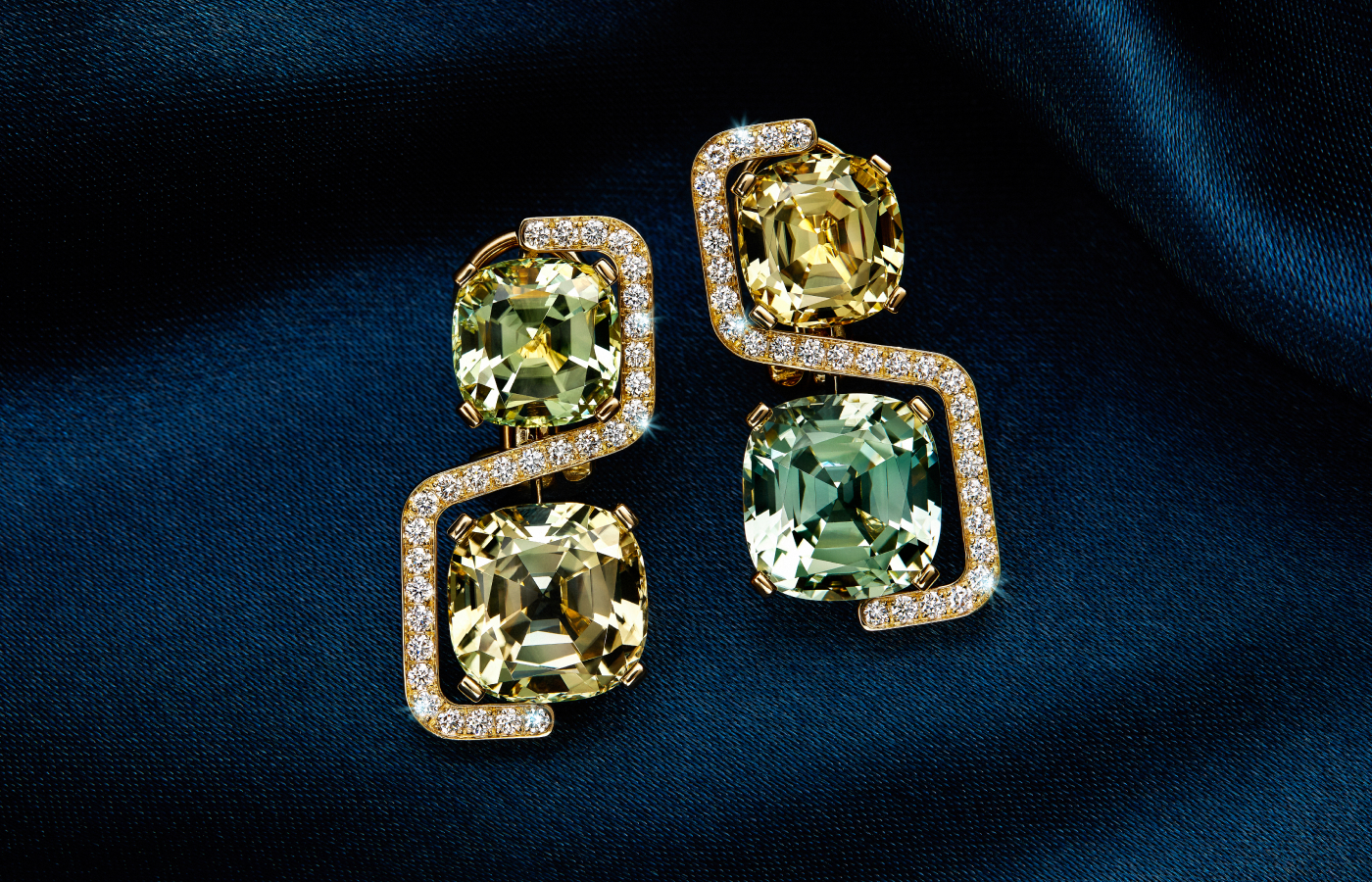  Bucherer Fine Jewellery earrings from the Manhattan High Jewellery collection with tourmalines and 58 brilliant-cut diamonds in 18k yellow gold 