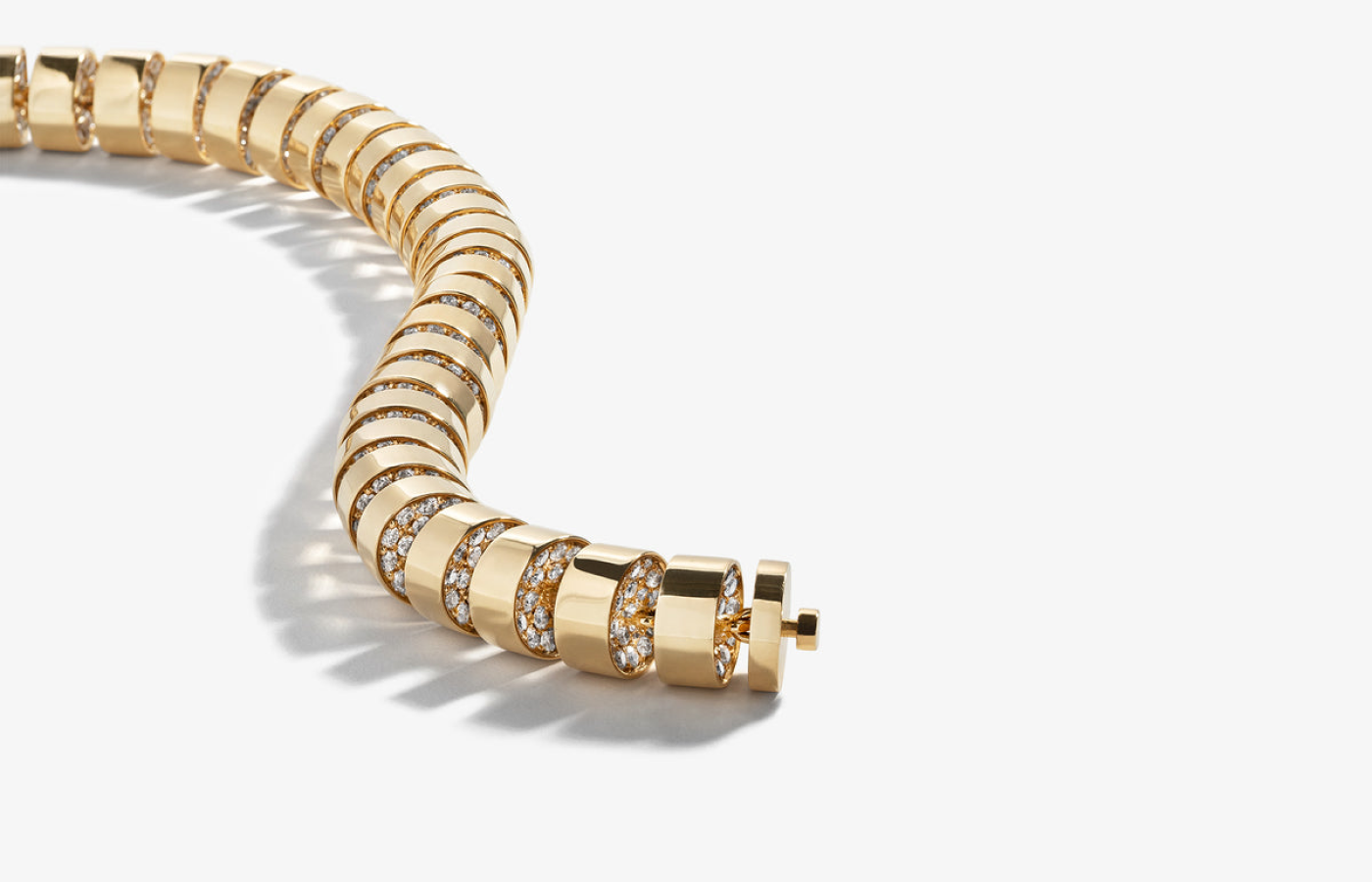  Ina Beissner Spring bracelet in gold and diamond from the Hidden Diamonds collection
