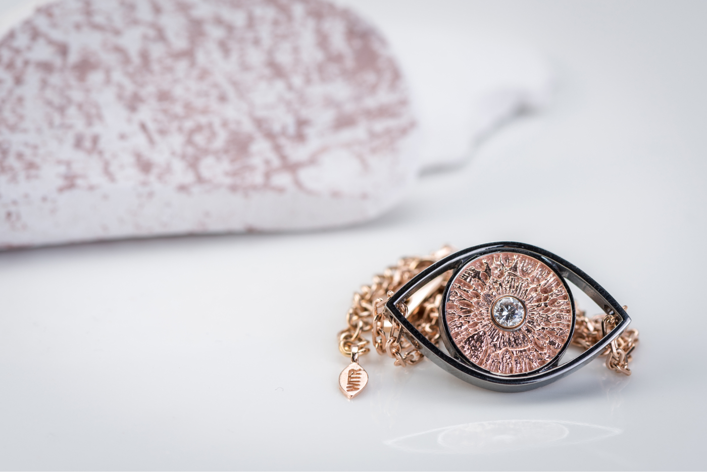 WITR bracelet with a unique iris print and a round brilliant-cut diamond 