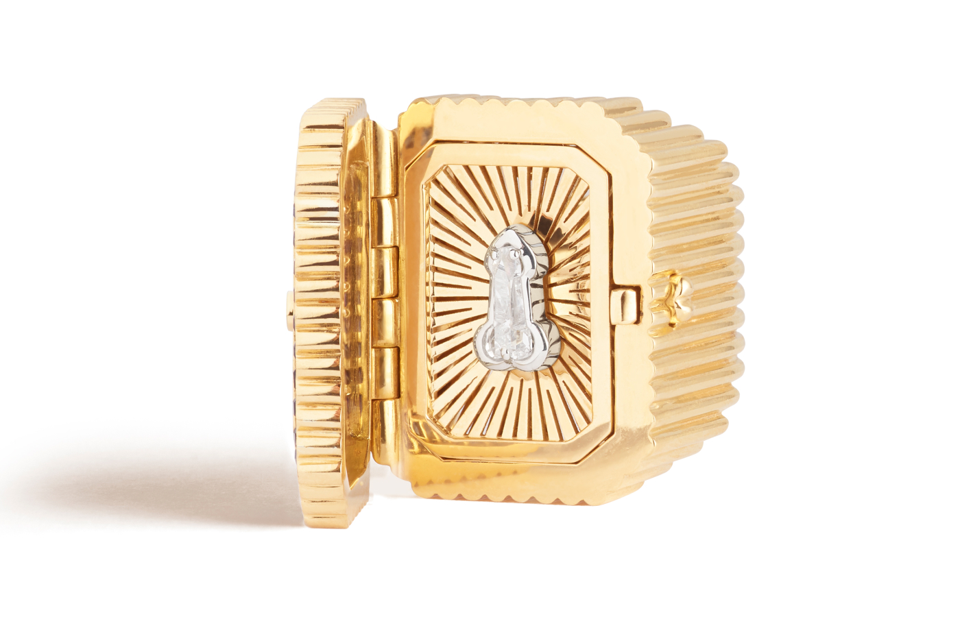  Marie Lichtenberg's Dick in a Box ring features a custom cut phallic diamond