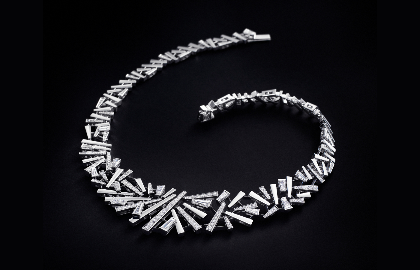  Bucherer Fine Jewellery in white gold and diamond featuring custom-cut trapezoid diamonds