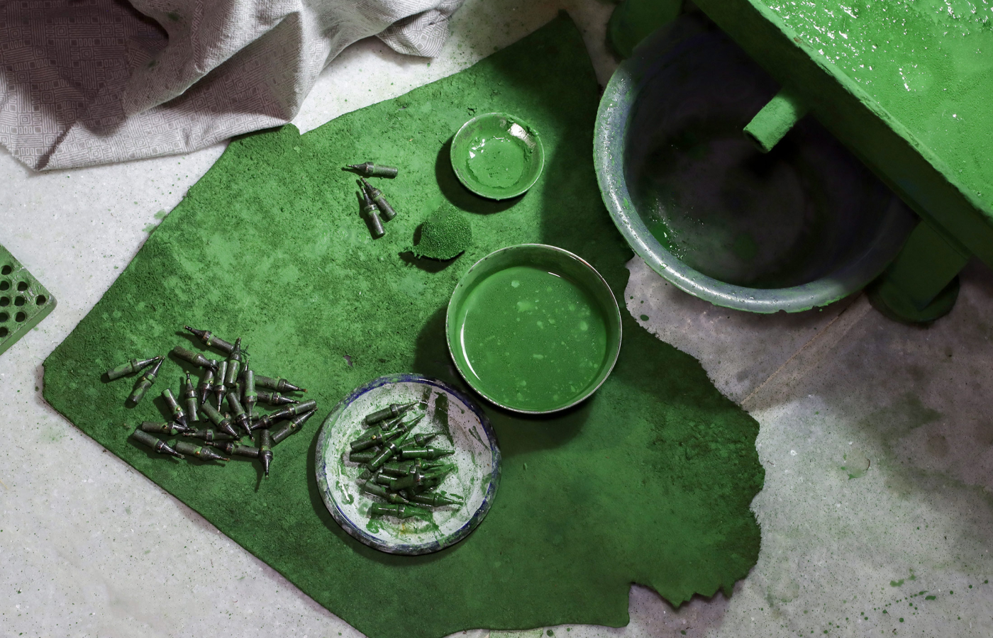  Behind the scenes of Minehaus' busy gem cutting facility in Jaipur, India