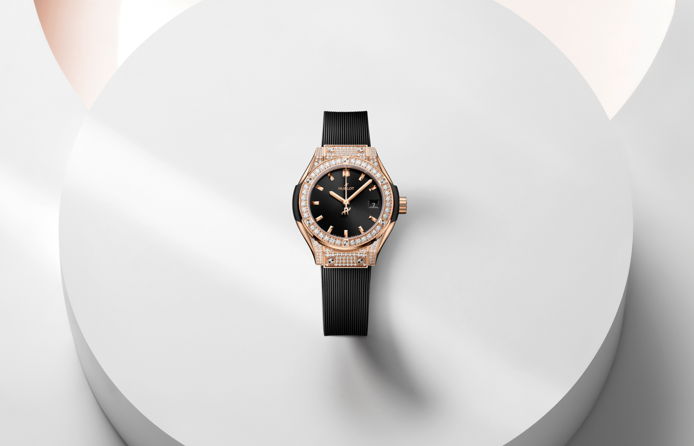 Hublot Classic Fusion watch in King gold set with 158 diamonds