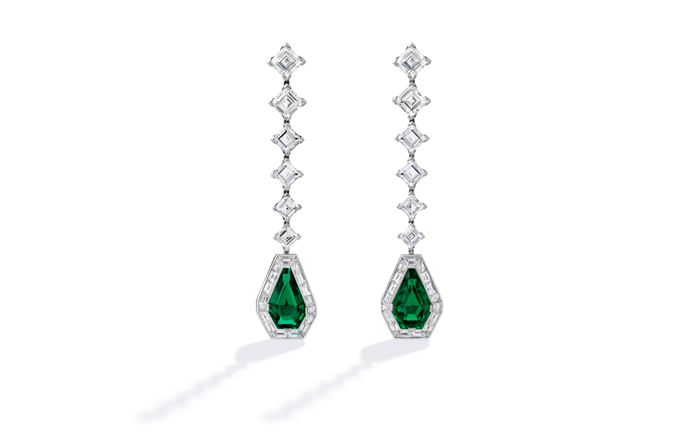  BAYCO earrings in platnium, white gold, emerald and diamond