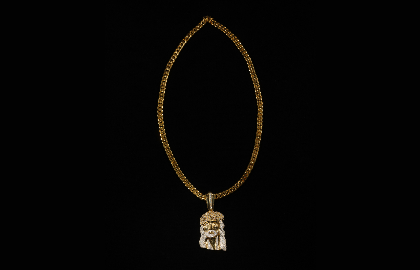  The Notorious B.I.G. commissioned this Jesus pendant in the mid-1990s from Tito Caicedo of Manny’s New York, and Tito made three copies for Biggie, all cast from the same mold as this gold artist’s proof. Alvaro Keding/© AMNH