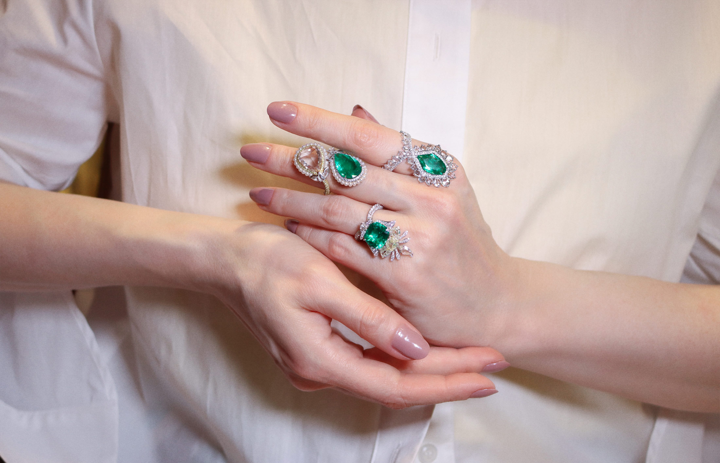  Katerina Perez wearing Amrapali rings in white gold, emeralds, pearls and diamonds