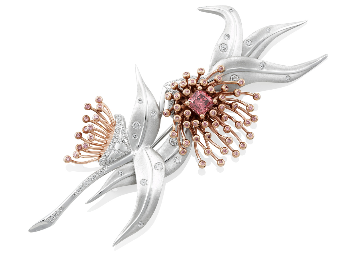 Бриллиантовая брошь "Бутон" от Ателье розовых бриллиантов Mondial