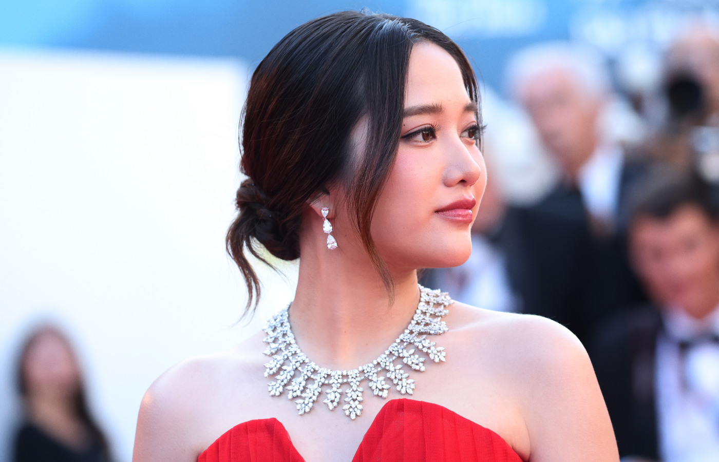  Thai actress Sarocha Chankimha wears a diamond necklace by Chopard to the Cannes Film Festival 2024