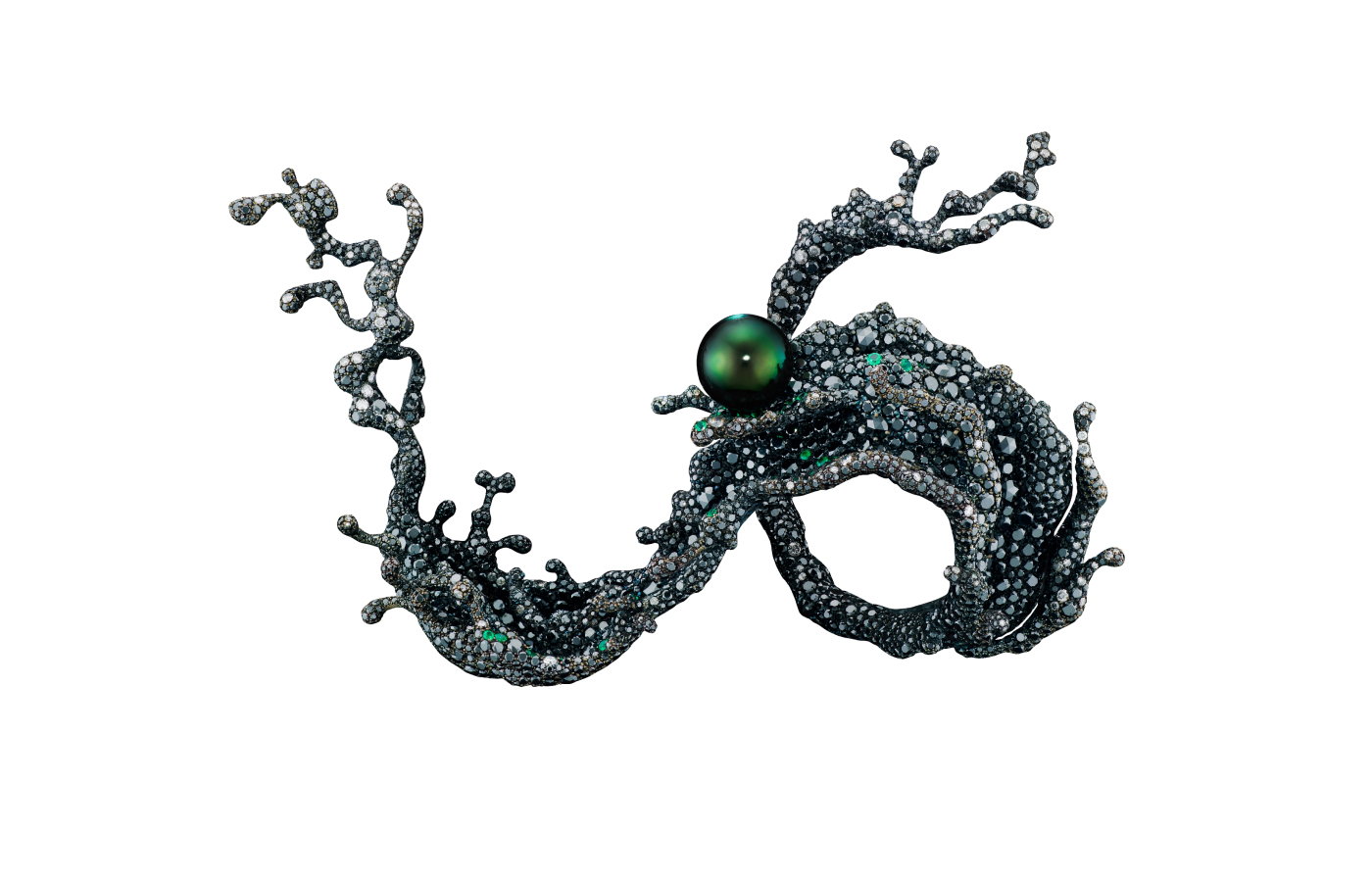  The Elsa Jin Mozi brooch with a Tahitian peacock green-black pearl of 34.99 carats, 221.07 carats of black diamonds, 7.07 carats of grey diamonds, and 1.8 carats of emeralds, worn by Brazilian model Isabeli Fontana at the Cannes Film Festival 2024