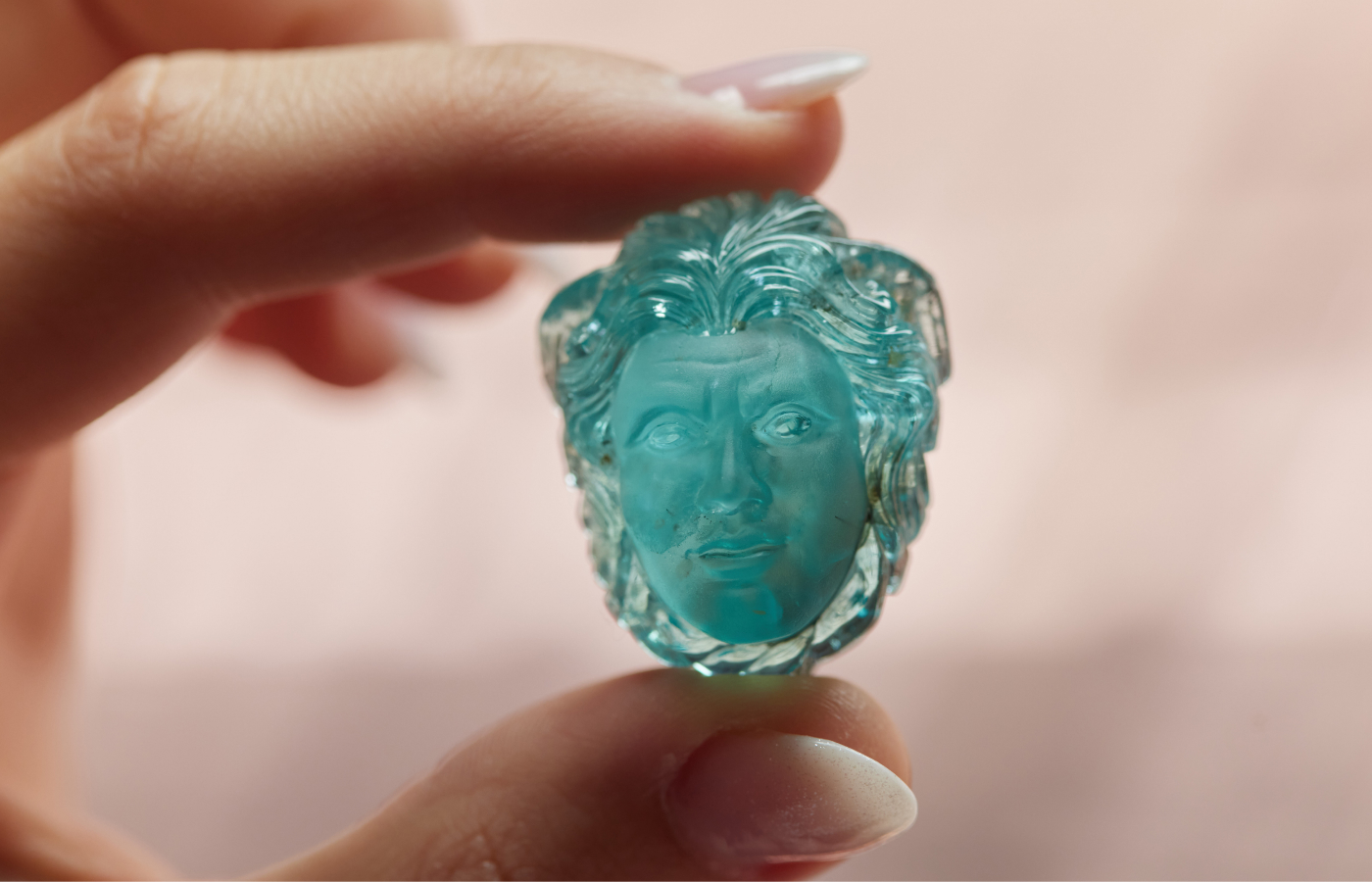  Gemstone dealers from across the world, notably from Idar-Oberstein, are a regular sight at Inhorgenta in Munich