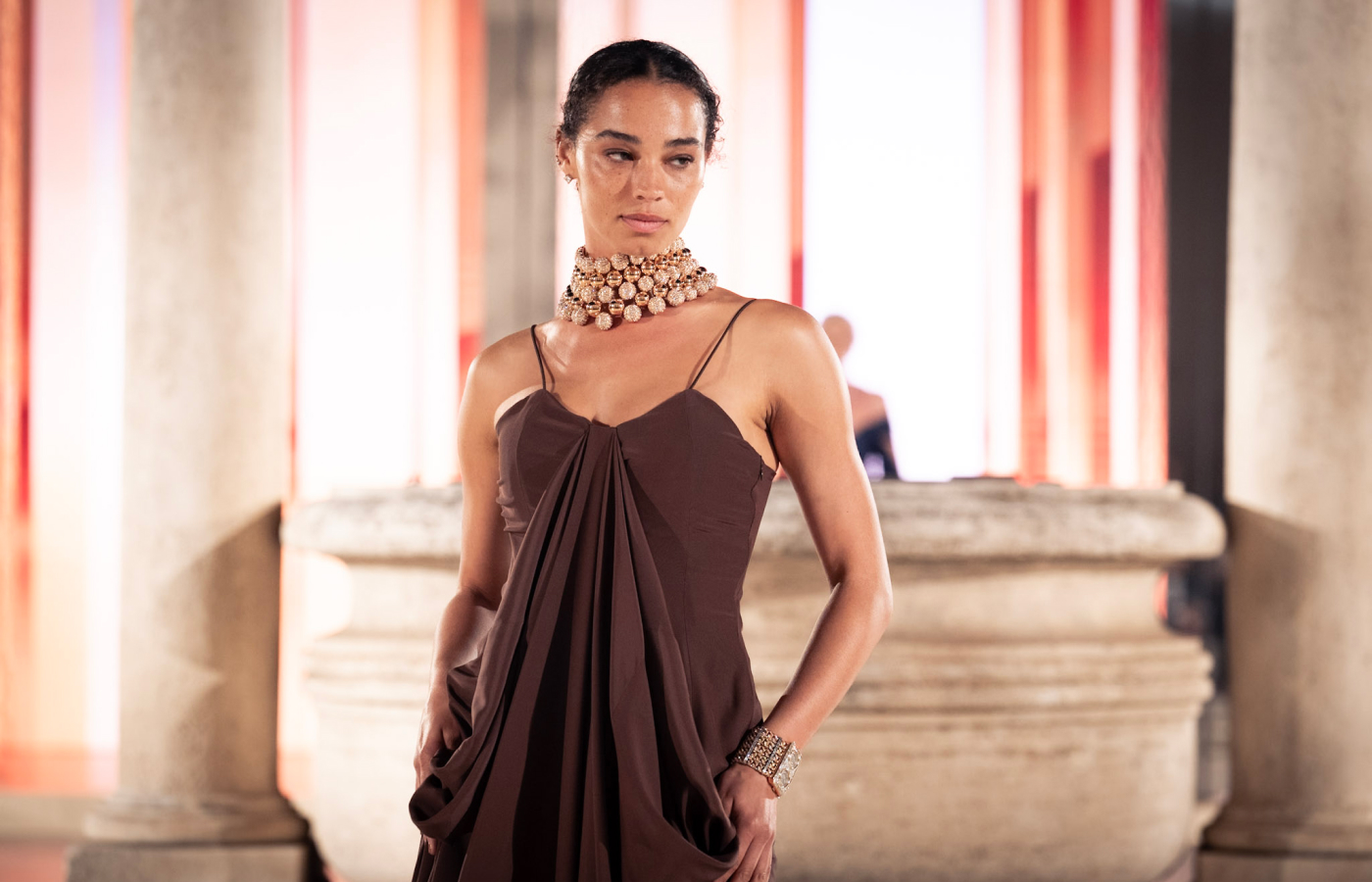  A striking choker from the new Bulgari Aeterna High Jewellery collection was worn by a model at the Terme di Diocleziano in Rome. Photo credit Gabriel De La Chapelle
