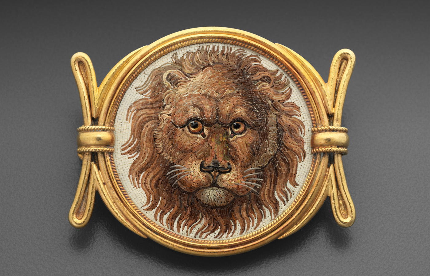 Castellani  1870s Micromosaic Lion brooch in gold and glass
