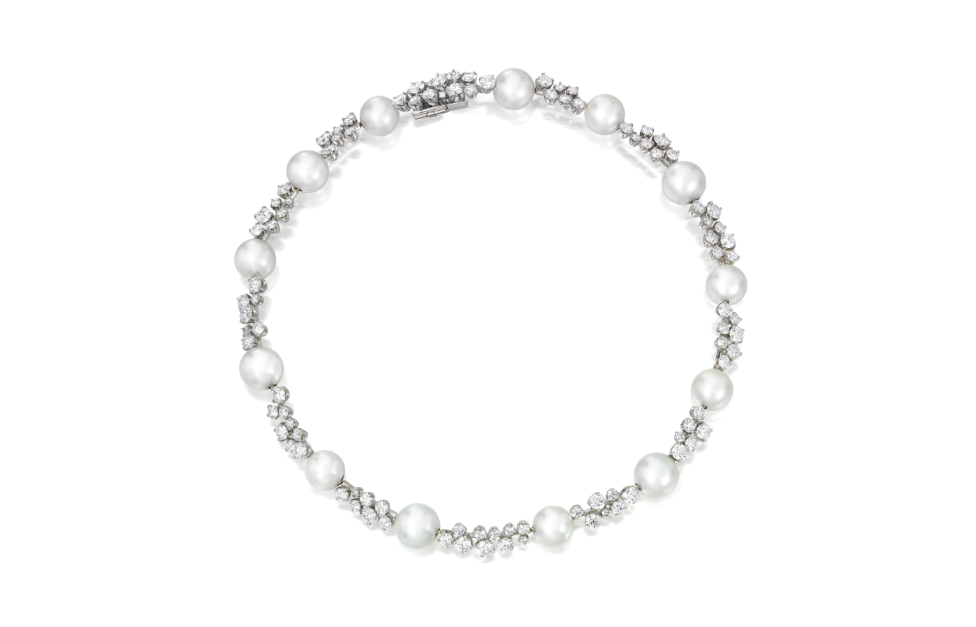  Sean Gilson for Assael riviere necklace with South Sea pearls ranging from 12 – 13.4 mm alongside 24.54 carats of diamonds, set in platinum and 18k white gold 