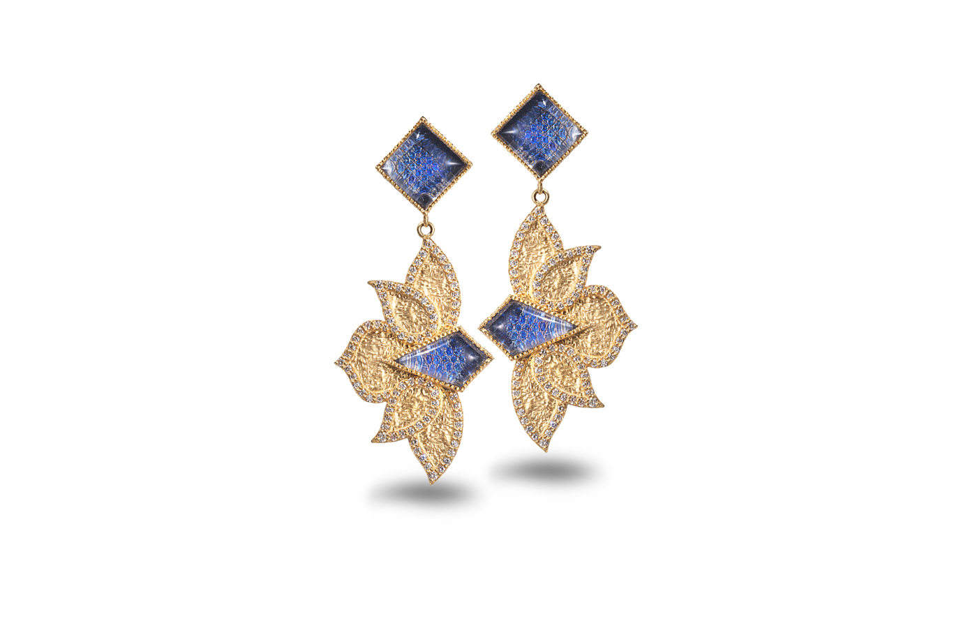  COOMI Trinetra earrings with 10.59 carats of crystal, 1.19 carats of blue sapphire and 1.07 carats of diamonds, set in 20k yellow gold 
