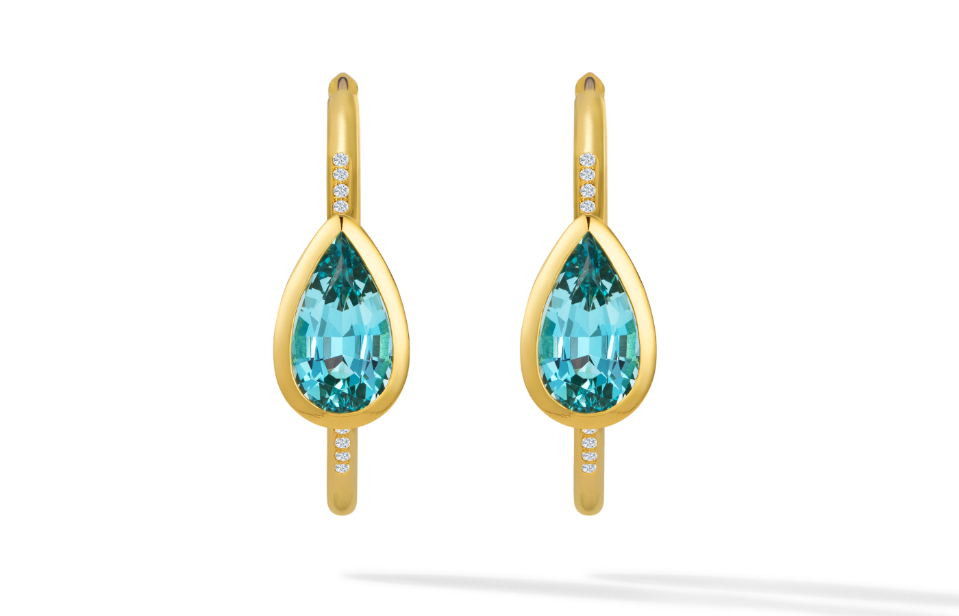 Florence Carr Rota collection hoop earrings with 4.42 carats of aquamarine and diamonds set in 18k yellow gold 