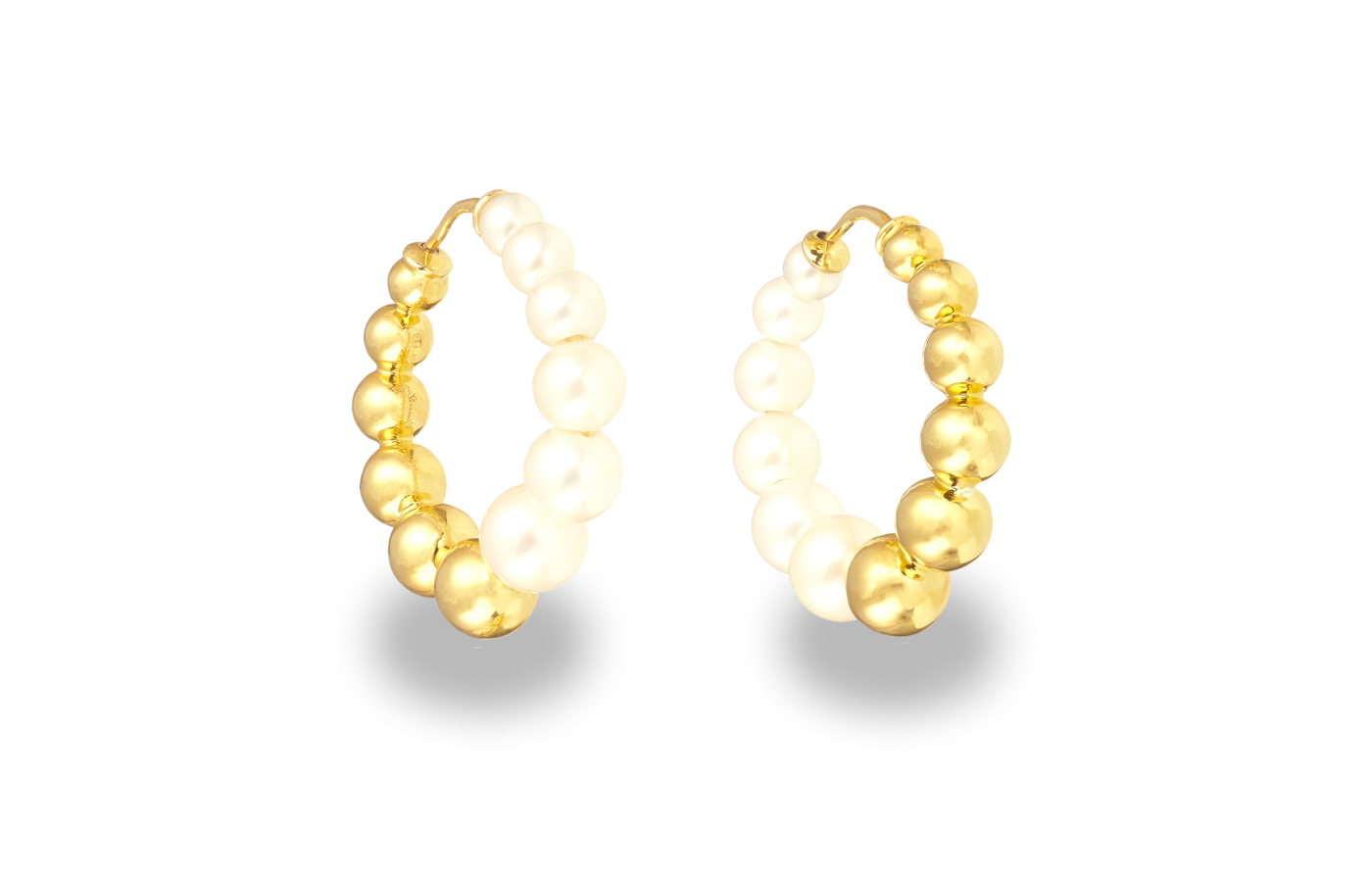  Yvonne Léon Reversible Hoop earrings with pearls in 9k gold