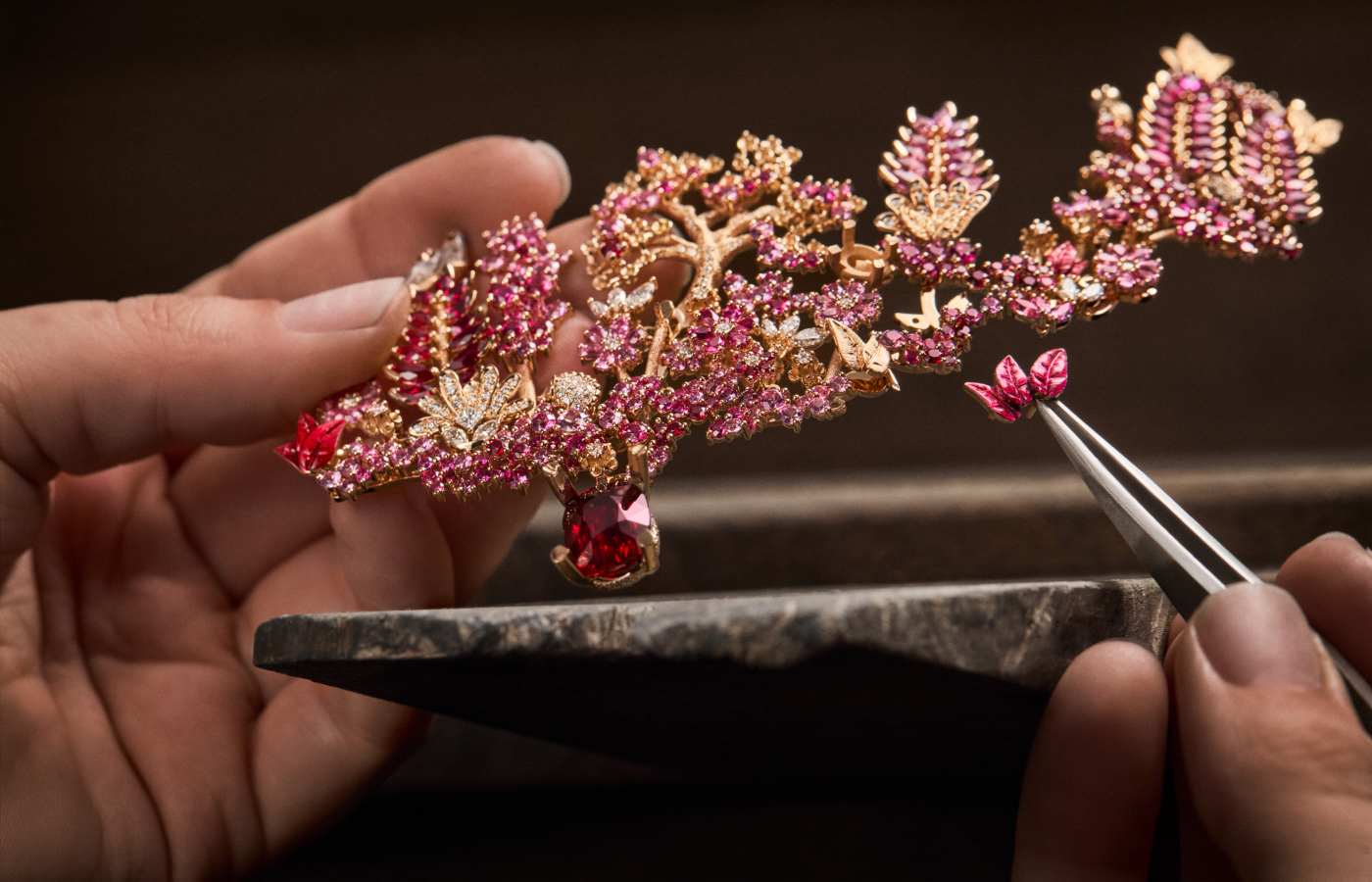  Making of the Dior Joaillerie high jewellery necklace from the Diorama & Diorigami collection with a 7.02 - carat ruby, red and pink rubies, pink sapphires, cultured pearls, diamonds and lacquer in pink gold