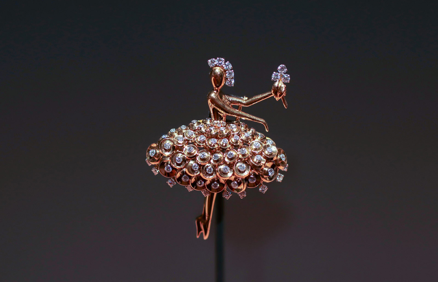 Van Cleef & Arpels Paillettes ballerina clip from 1953