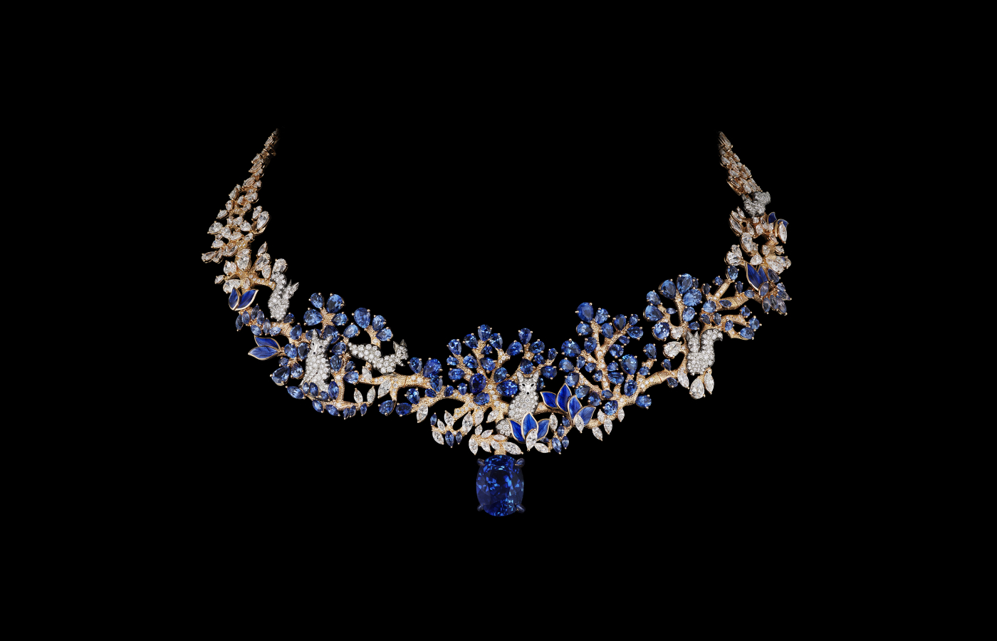  Dior Joaillerie necklace with diamonds and sapphires in pink gold and platinum, from the Diorama & Diorigami High Jewellery collection