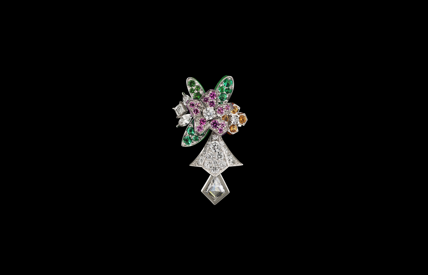  Dior Joaillerie presents a first look at the Diorigami chapter of its new Diorama & Diorigami High Jewellery collection via this white gold ear cuff with diamonds, purple garnets, emeralds, spessartites, tsavorites and lacquer