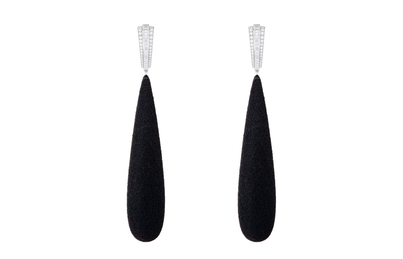  Boucheron Sable Noir earrings with crystallised black sand and diamonds in 18k white gold from the Or Bleu High Jewellery collection