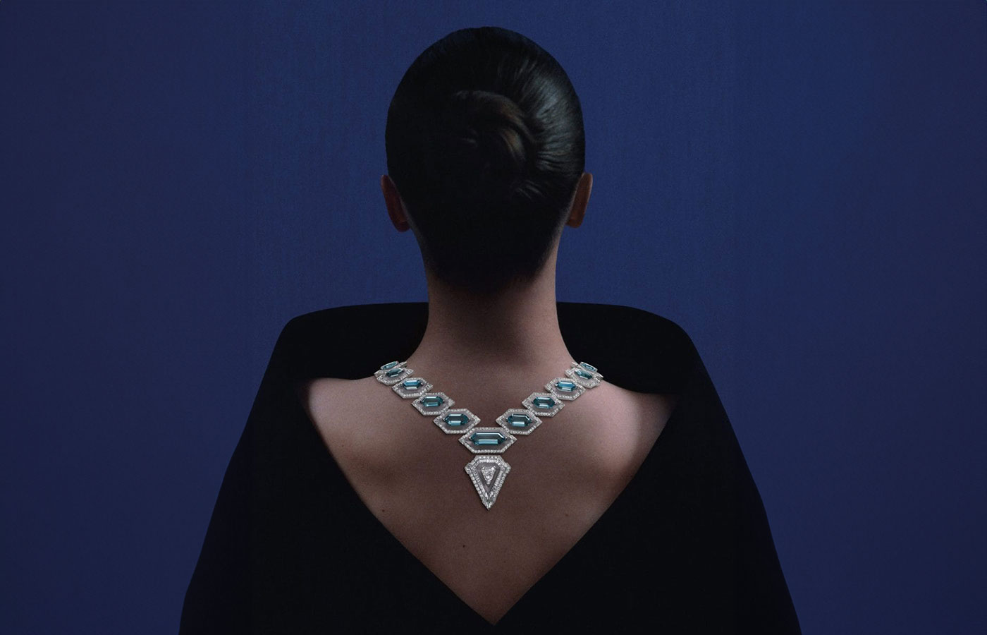 Boucheron Cristaux necklace set with a 5.06 carat E-colour, VVS clarity kite-shaped diamond, 24 aquamarines, rock crystal and further diamonds, set in 18k white gold from the Or Bleu High Jewellery collection