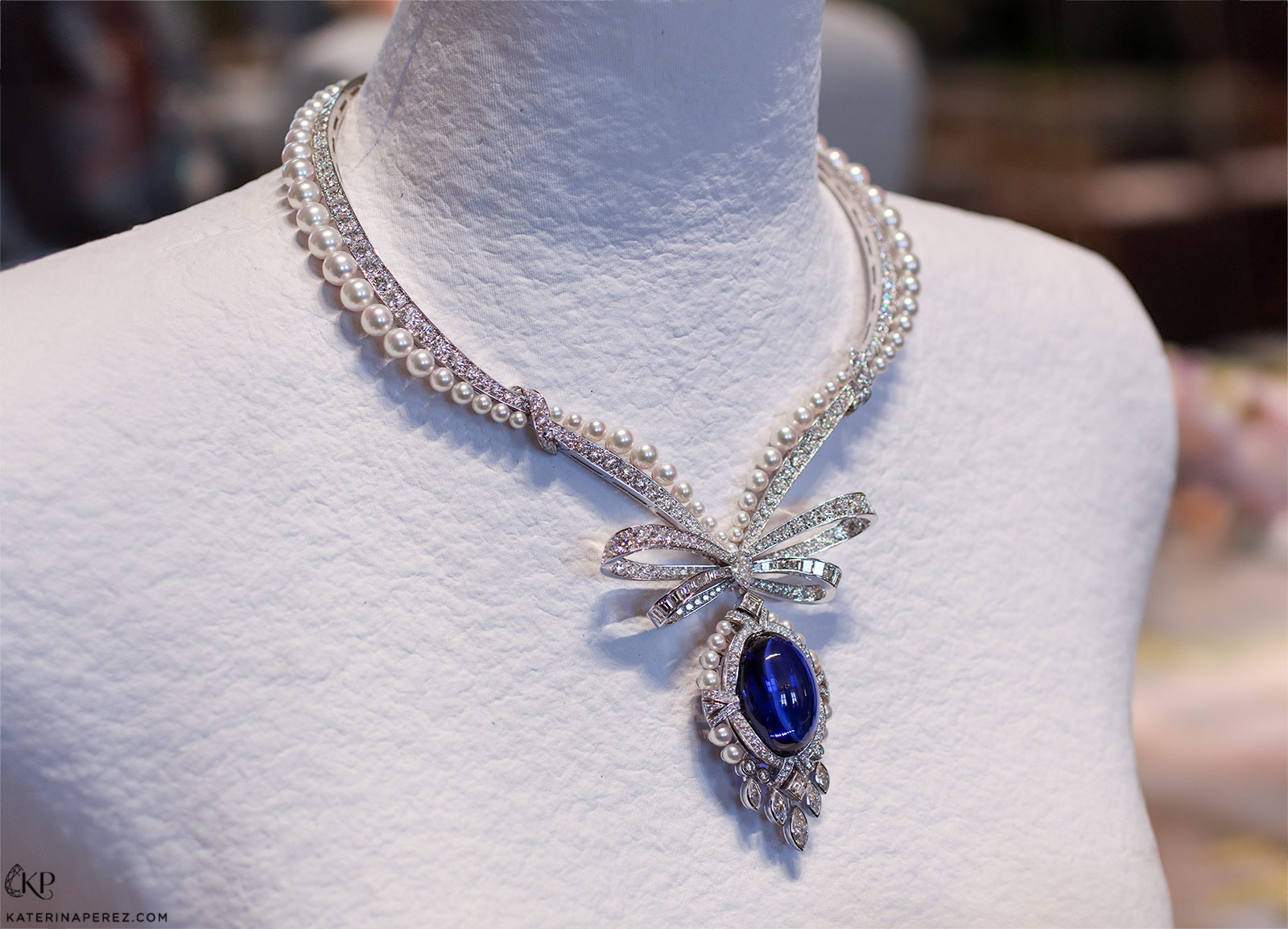 Mikimoto necklace with a 61.24 carat tanzanite cabochon from ‘The Bows’ High Jewellery collection 