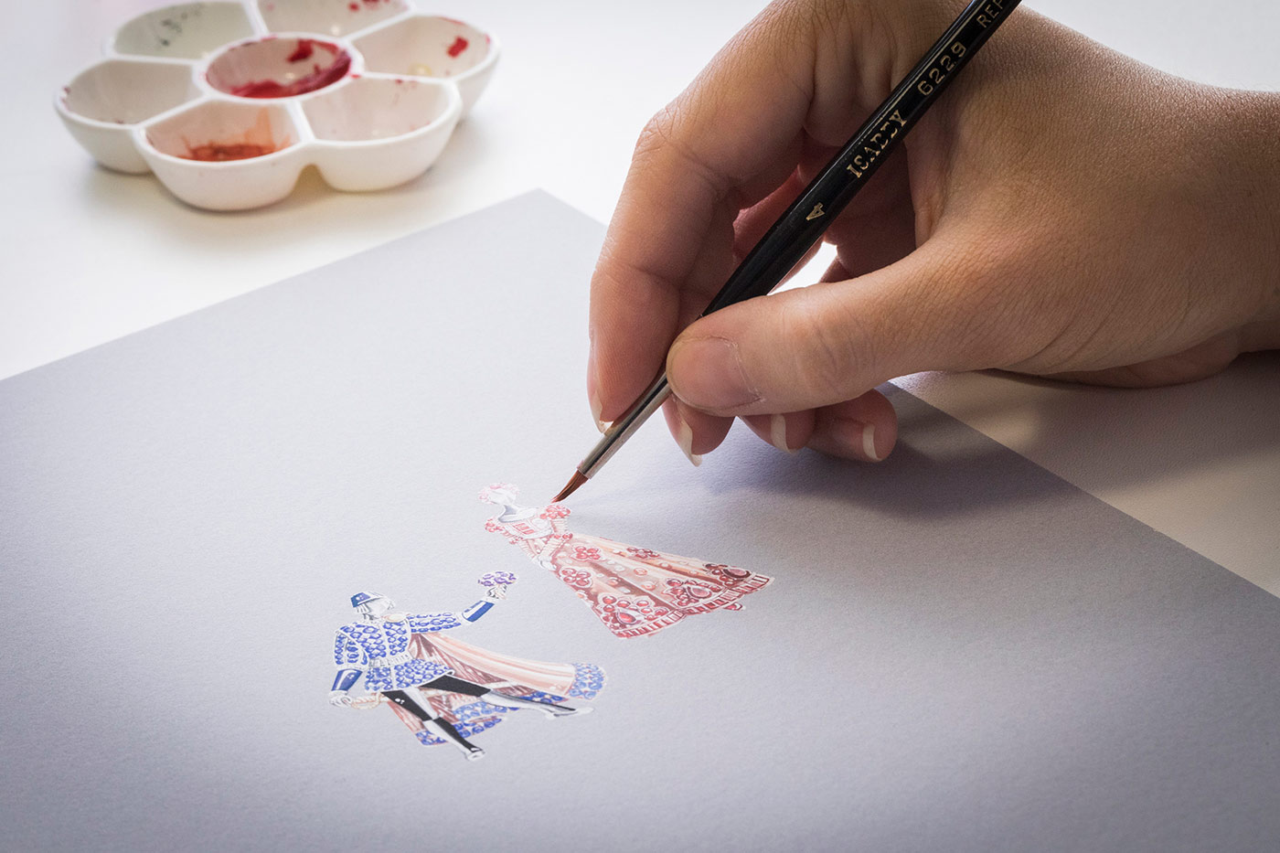  Drawing the Van Cleef & Arpels Romeo & Juliet clips with black lacquer, rubies, coloured sapphires, spessartite garnets, Lapis Lazuli, white and yellow diamonds in gold, white gold and rose gold