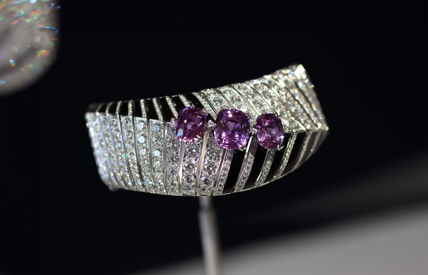  Chaumet Swing bracelet from the En Scène collection sapphires, onyx and diamonds in 18k white gold