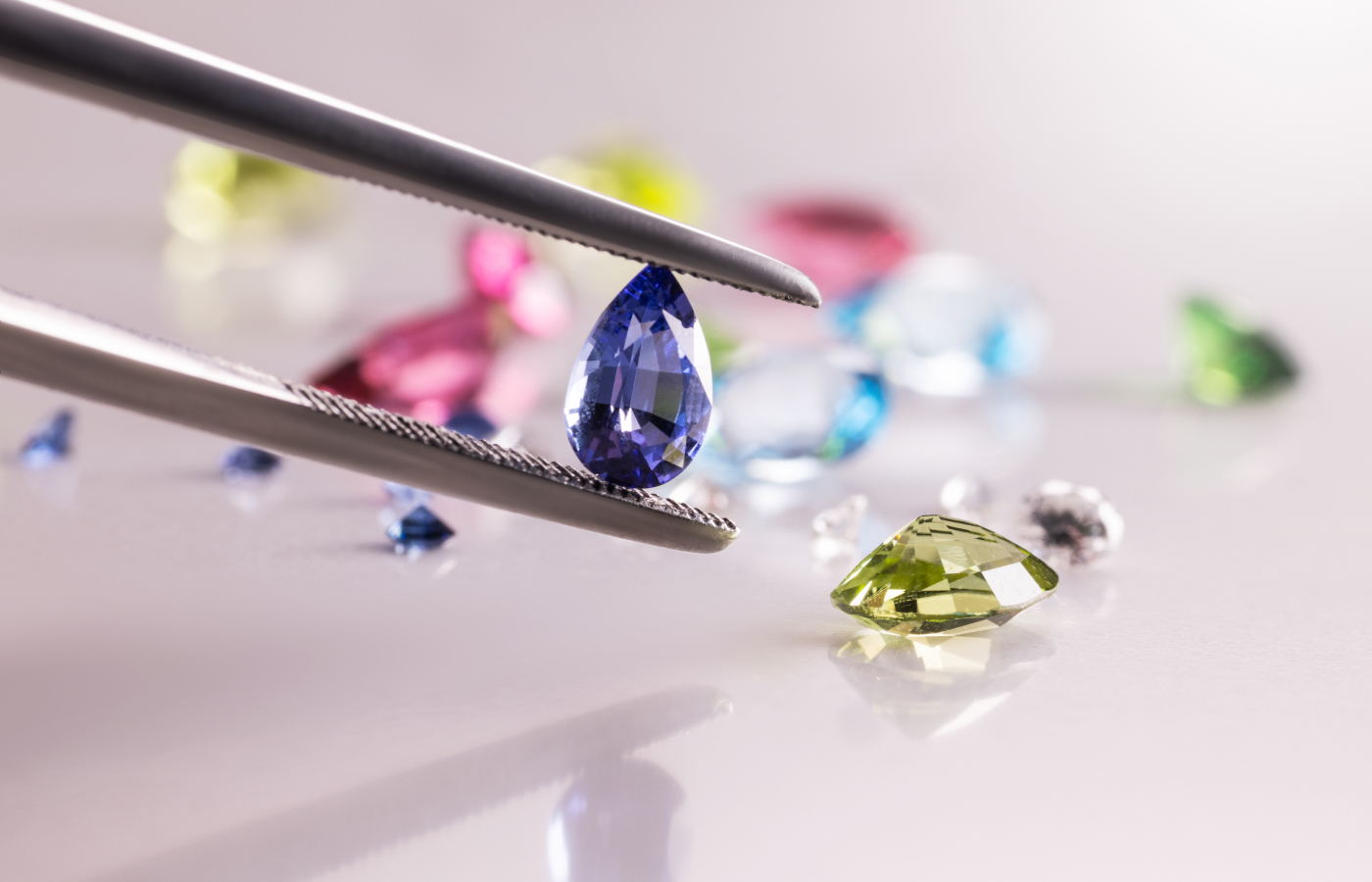  Gemstones picked for the Bvlgari Fuochi d’Artificio secret watch from the Aeterna collection 