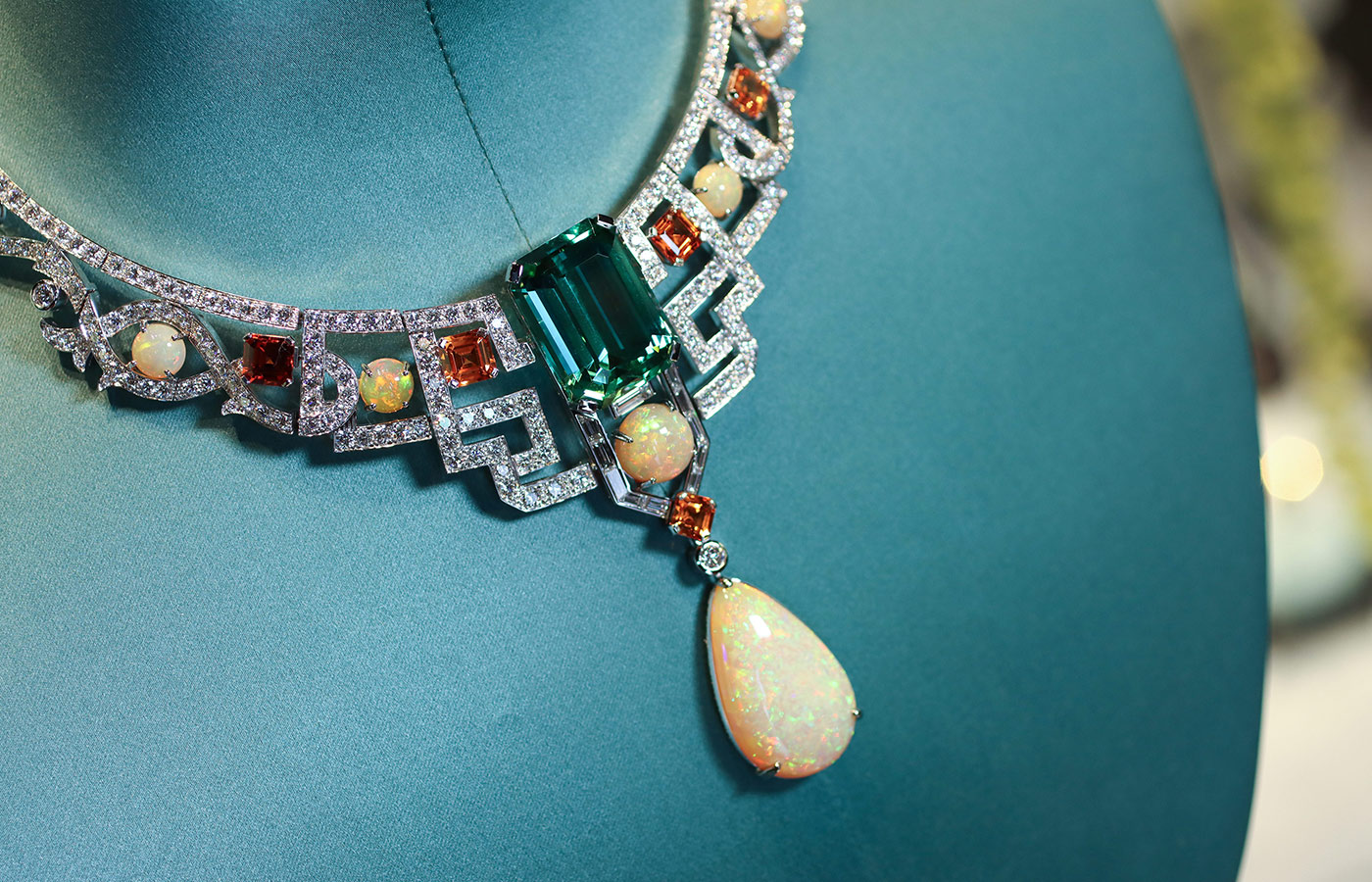  Gucci Labirinti necklace with a 53.25 lagoon tourmaline, a 19.65 - carat drop opal, mandarin garnet, opals and diamonds in white gold
