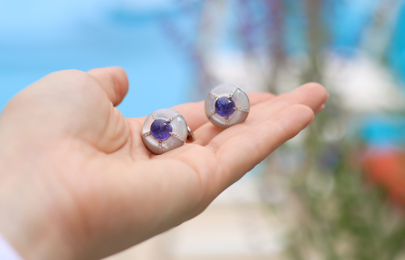  Maison J’OR Bon Bon cufflinks with 7.91 carats of tanzanite cabochons, natural diamonds and mother of pearl cut-outs in 18k white gold 