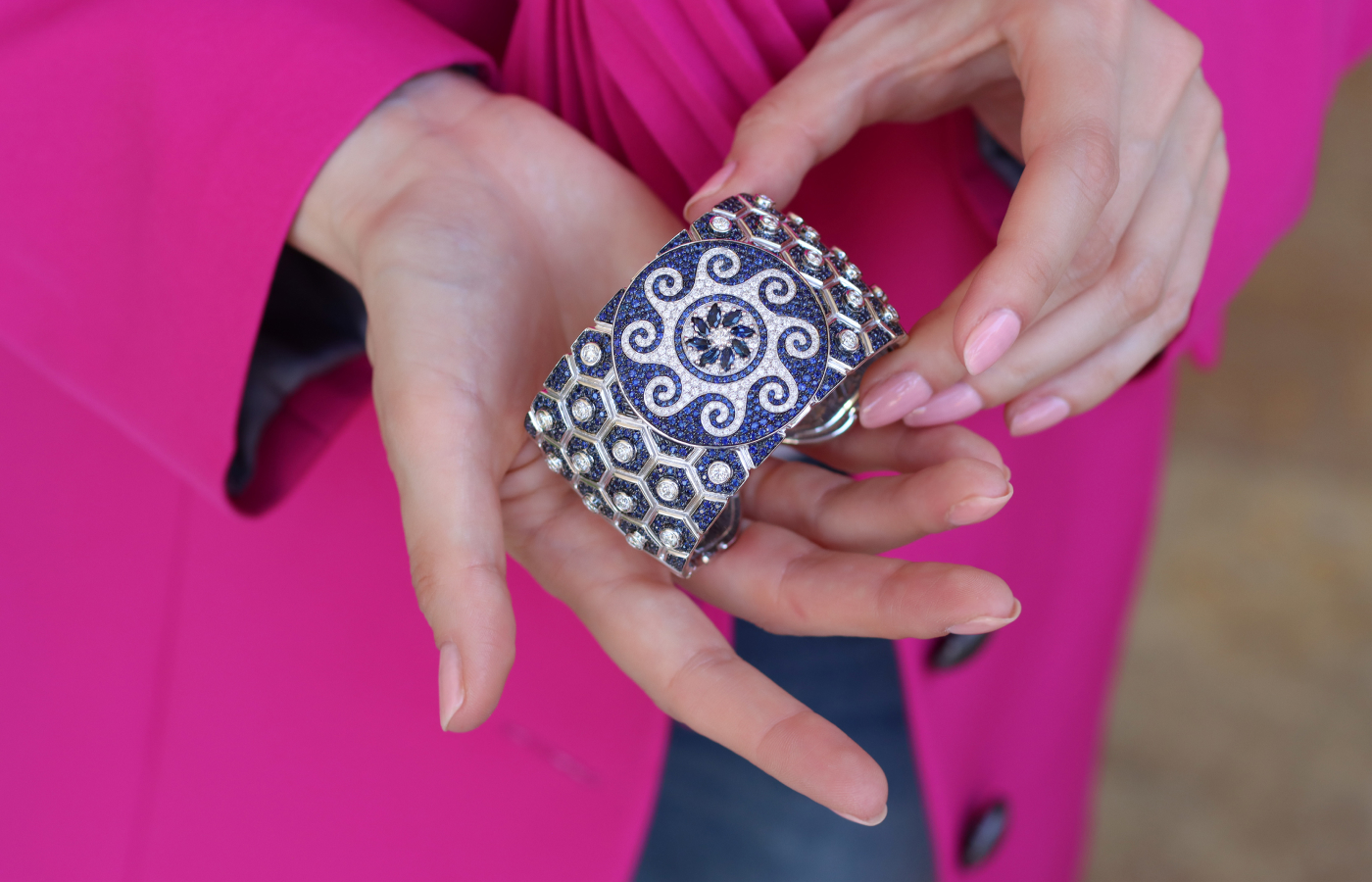  The Miseno Baia Sommersa cuff bracelet with 4.51 carats of white diamonds and 12.73 carats of blue sapphires is inspired by a new underwater mosaic found at the Parco Sommerso di Baia 
