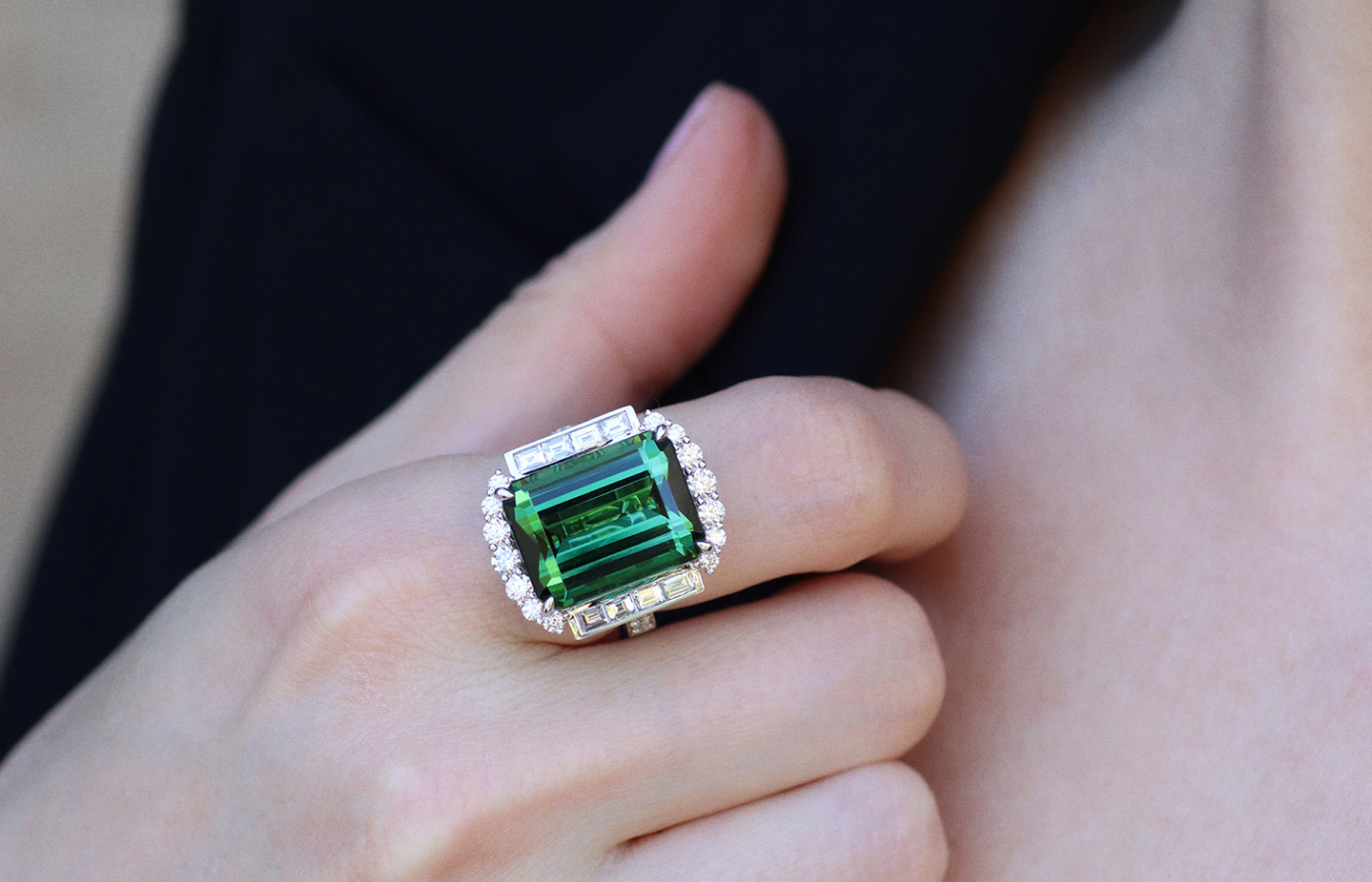  Sunita Nahata Ivy collection ring with a 15.67 carat octagonal green tourmaline, round diamonds and baguette-cut diamonds in 18k white gold