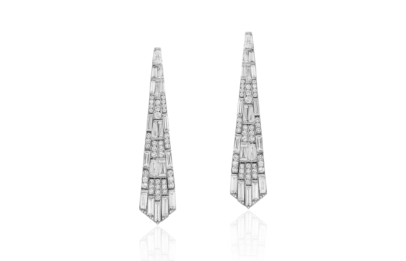  Smart Arts earrings with tapered diamonds up to 8mm for a total weight of 9.67 carats, set in 18k white gold 