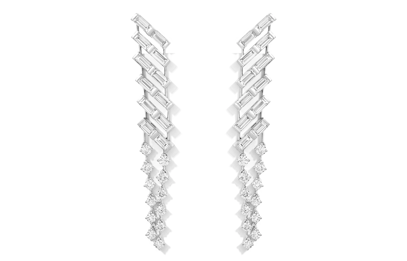  Smart Arts earrings with 5.82 carats of diamonds in 18k white gold 
