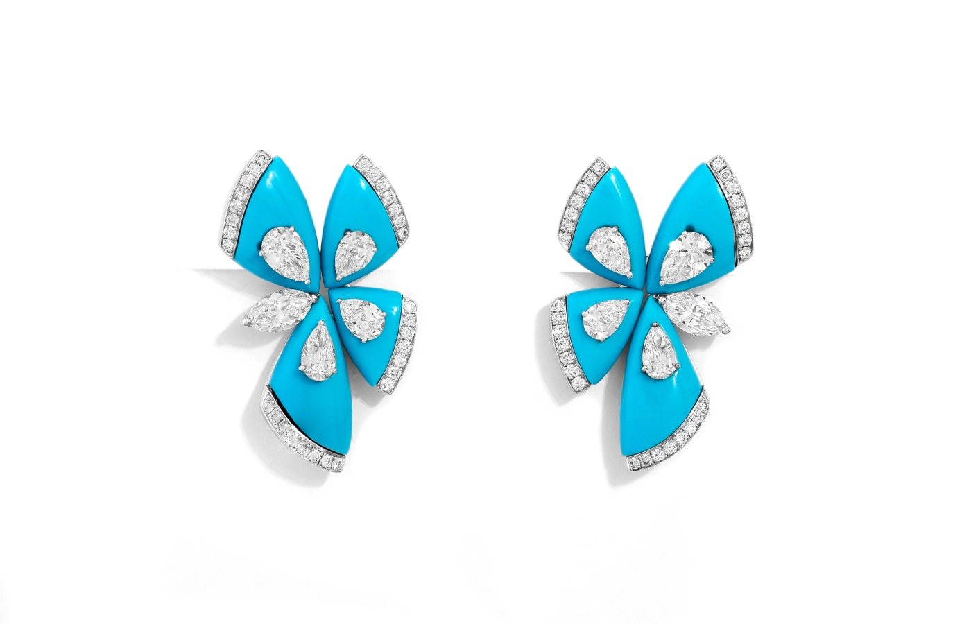  Smart Arts earrings inlaid with turquoise and set with more than 5 carats of diamonds in 18k white gold 