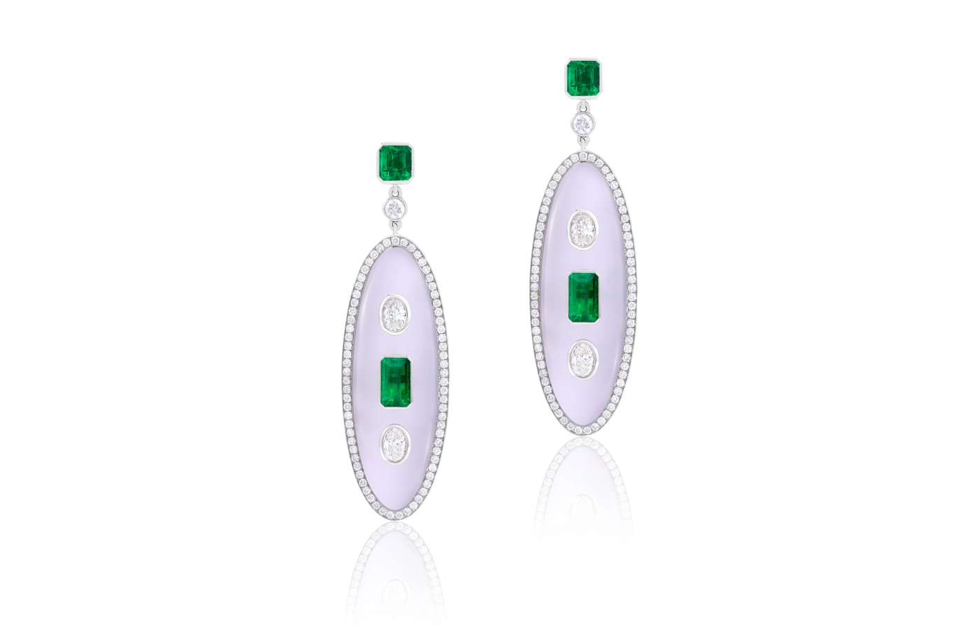  Smart Arts earrings with 14.70 carats of chalcedony, 2.78 carats of Colombian emeralds, 2.01 carats of diamonds and pearls in 18k white gold