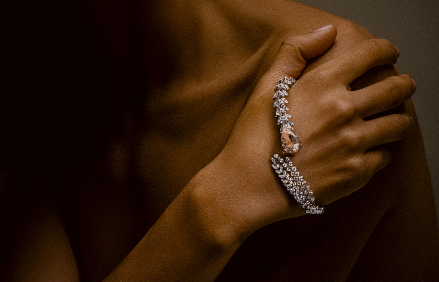  Hassanzadeh Jewellery Lotus Bloom bracelet with a 5.30 carat morganite and 4.11 carats of round diamonds