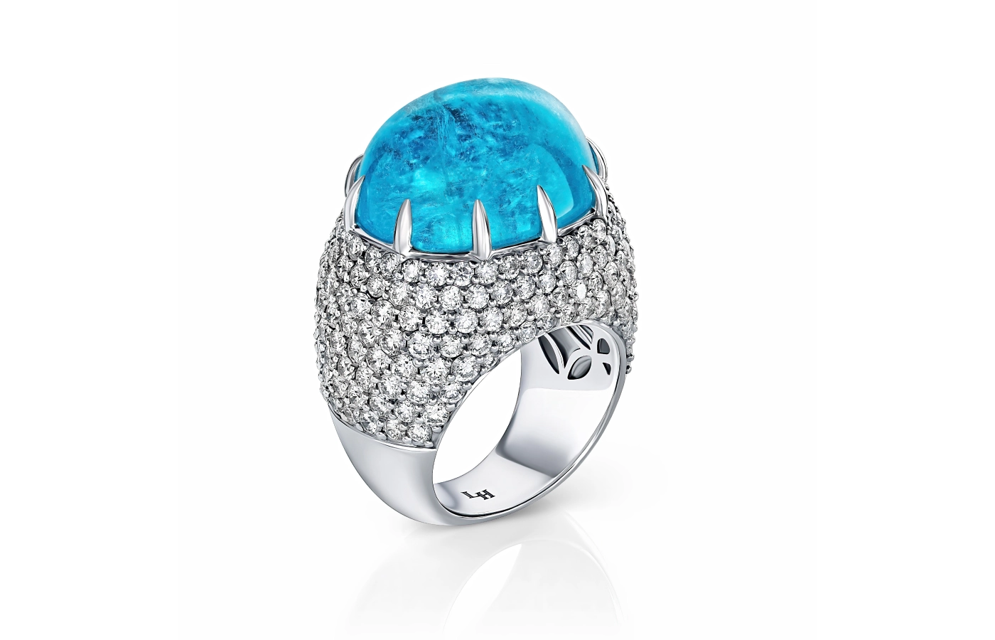 A ring by UltraLuxe 2024 participant Alexander Laut with a 29.05 carat Mozambique Paraiba-like tourmaline and 6.12 carats of diamonds in 18k white gold 