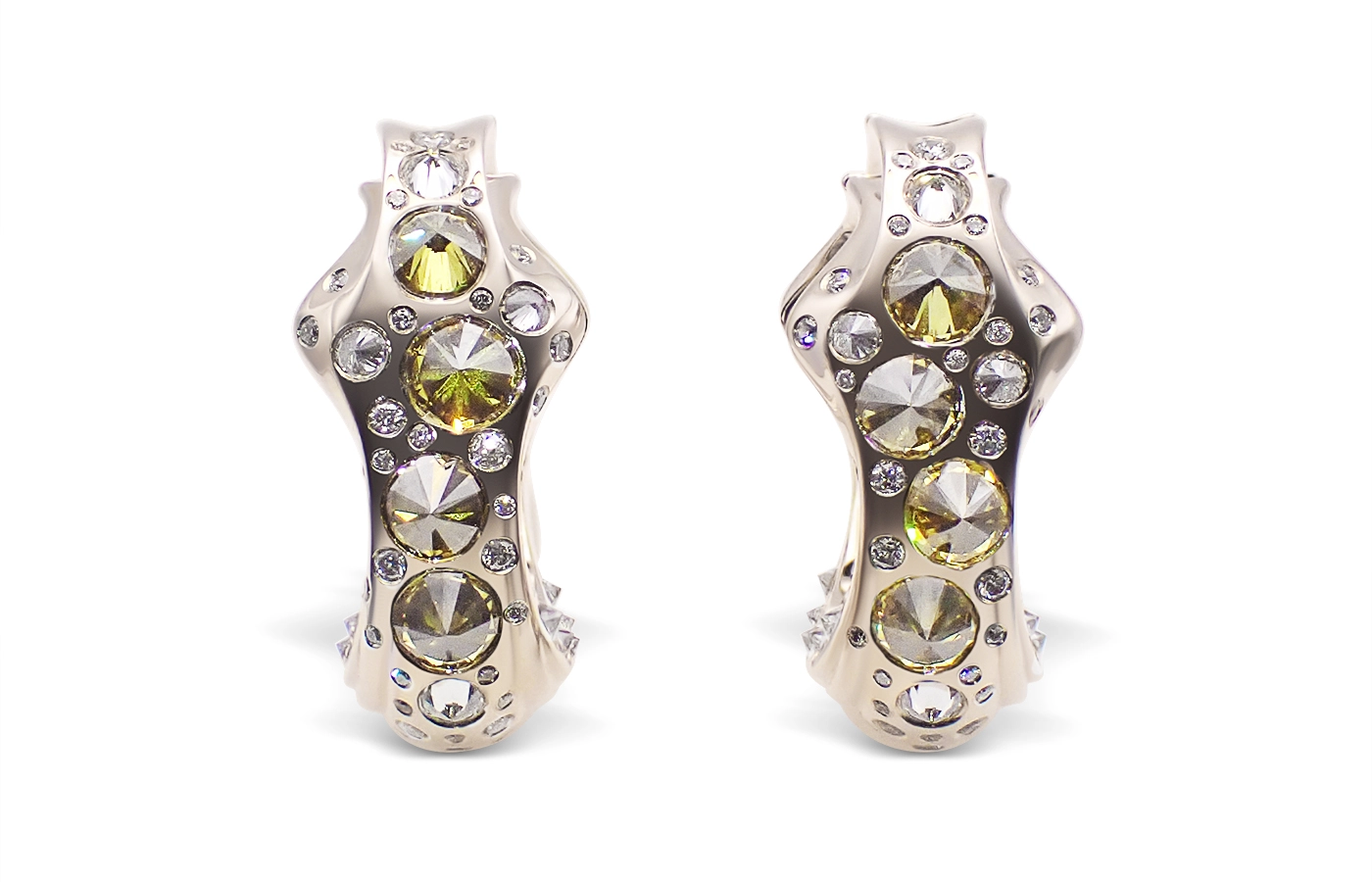  Hugo Cahill Tephra Spiked earrings with white and yellow diamonds in 18k beige gold